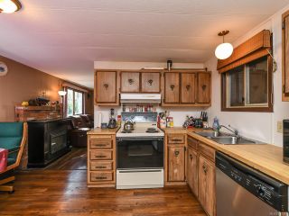 Photo 4: 490 Upland Ave in COURTENAY: CV Courtenay East Manufactured Home for sale (Comox Valley)  : MLS®# 837379