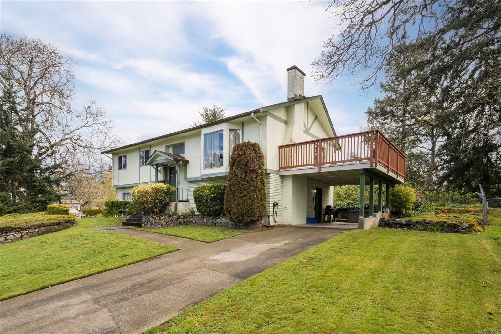 Main Photo: 4145 Borden St in Saanich: SE Lake Hill House for sale (Saanich East)  : MLS®# 930062