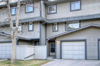 Photo 1: 28 27 Silver Springs Drive NW in Calgary: Silver Springs Row/Townhouse for sale : MLS®# A1212219