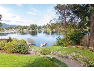 Photo 1: 948 Page Ave in VICTORIA: La Glen Lake House for sale (Langford)  : MLS®# 696682