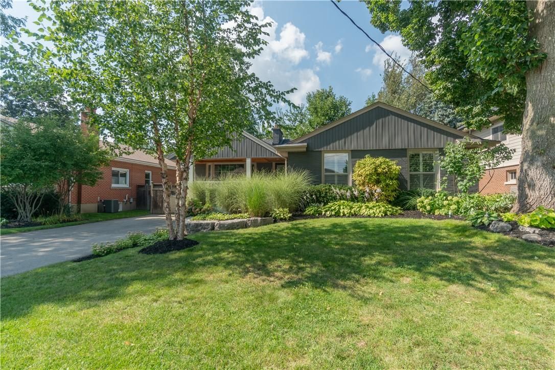Main Photo: 2113 GARY Crescent in Burlington: House for sale : MLS®# H4173835