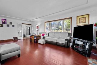 Photo 2: 2516 COURTENAY Street in Vancouver: Point Grey House for sale (Vancouver West)  : MLS®# R2868802