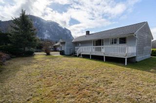 Photo 18: 38200 HOSPITAL Place in Squamish: Hospital Hill House for sale in "Hospital Hill" : MLS®# R2440002