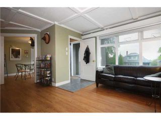Photo 3: 532 E 5TH Street in North Vancouver: Lower Lonsdale House for sale in "LOWER LONSDALE" : MLS®# V1030310