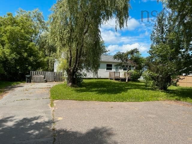 Main Photo: 236 Highway 214 in Elmsdale: 105-East Hants/Colchester West Commercial for sale (Halifax-Dartmouth)  : MLS®# 202316029