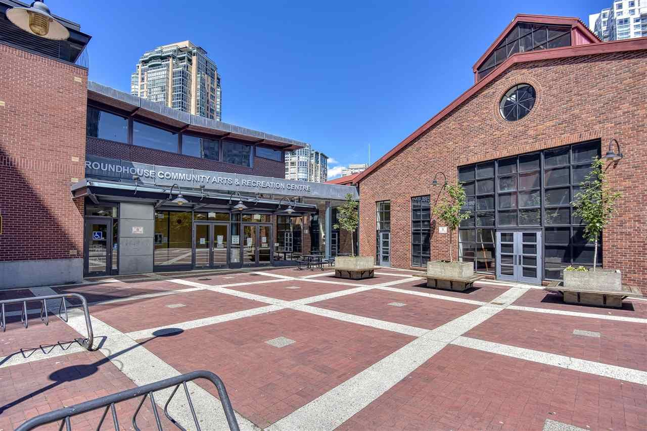 Photo 35: Photos: 105 1383 MARINASIDE Crescent in Vancouver: Yaletown Townhouse for sale in "COLUMBUS" (Vancouver West)  : MLS®# R2478306