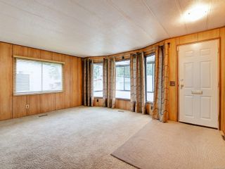 Photo 2: 2 2607 Selwyn Rd in Langford: La Mill Hill Manufactured Home for sale : MLS®# 967254