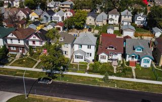 Photo 1: 375 Machray Avenue in Winnipeg: Sinclair Park Residential for sale (4C)  : MLS®# 202330047