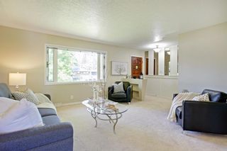 Photo 6: 108 Langton Drive SW in Calgary: North Glenmore Park Detached for sale : MLS®# A1009701