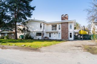 Photo 1: 6167 175B Street in Surrey: Cloverdale BC House for sale (Cloverdale)  : MLS®# R2760883
