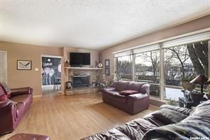 Photo 2: 2317 Parliament Avenue in Regina: Hillsdale Residential for sale : MLS®# SK895676
