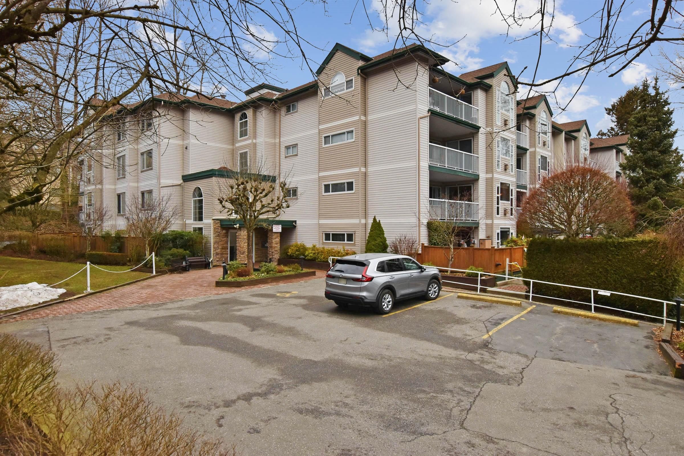 Main Photo: 408 2963 NELSON Place in Abbotsford: Central Abbotsford Condo for sale in "Bramblewoods by the Stream" : MLS®# R2758999