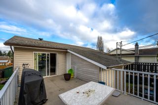 Photo 3: A 2328 Urquhart Ave in Courtenay: CV Courtenay City Half Duplex for sale (Comox Valley)  : MLS®# 891163