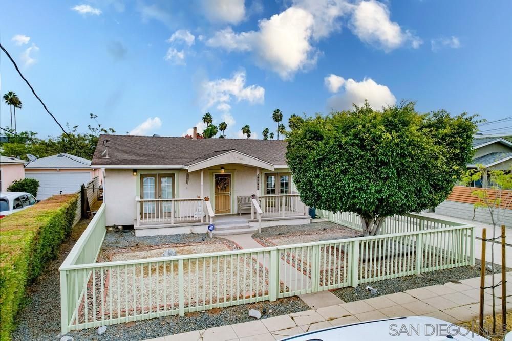 Main Photo: SAN DIEGO House for sale : 3 bedrooms : 4749 Choctaw Dr