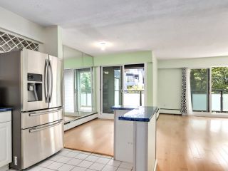 Photo 4: 307 2255 YORK Avenue in Vancouver: Kitsilano Condo for sale in "THE BEACH HOUSE" (Vancouver West)  : MLS®# R2881730