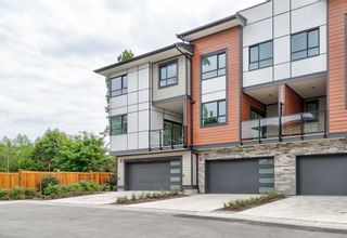 Photo 1: 76 20150 81 Avenue in Langley: Willoughby Heights Townhouse for sale in "Verge" : MLS®# R2781170