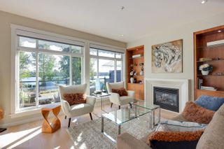 Photo 2: 23 19538 BISHOPS REACH in Pitt Meadows: South Meadows Townhouse for sale in "TURNSTONE" : MLS®# R2733082