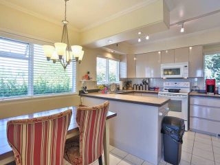 Photo 17: 2095 MATHERS Avenue in West Vancouver: Ambleside House for sale in "AMBLESIDE" : MLS®# V1078754