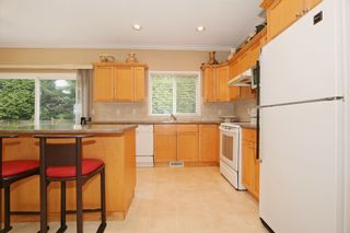 Photo 7: 17869 68 Avenue in Surrey: Cloverdale BC House for sale (Cloverdale)  : MLS®# F1408351
