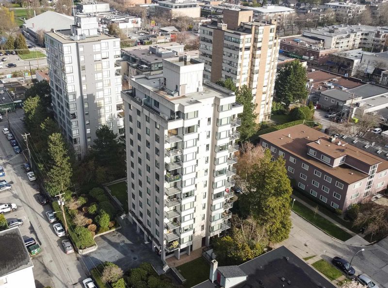 FEATURED LISTING: 402 - 2165 40TH Avenue West Vancouver