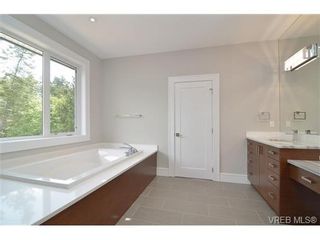 Photo 15: 111 Parsons Rd in VICTORIA: VR Six Mile House for sale (View Royal)  : MLS®# 684415