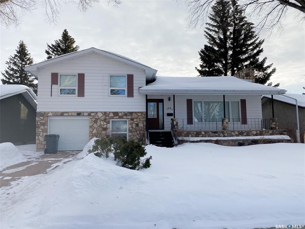 Main Photo: 1942 96th Street in North Battleford: McIntosh Park Residential for sale : MLS®# SK921018