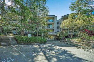 Photo 2: 303 1740 SOUTHMERE Crescent in Surrey: Sunnyside Park Surrey Condo for sale in "Capstan Way Spinnaker II" (South Surrey White Rock)  : MLS®# R2879011