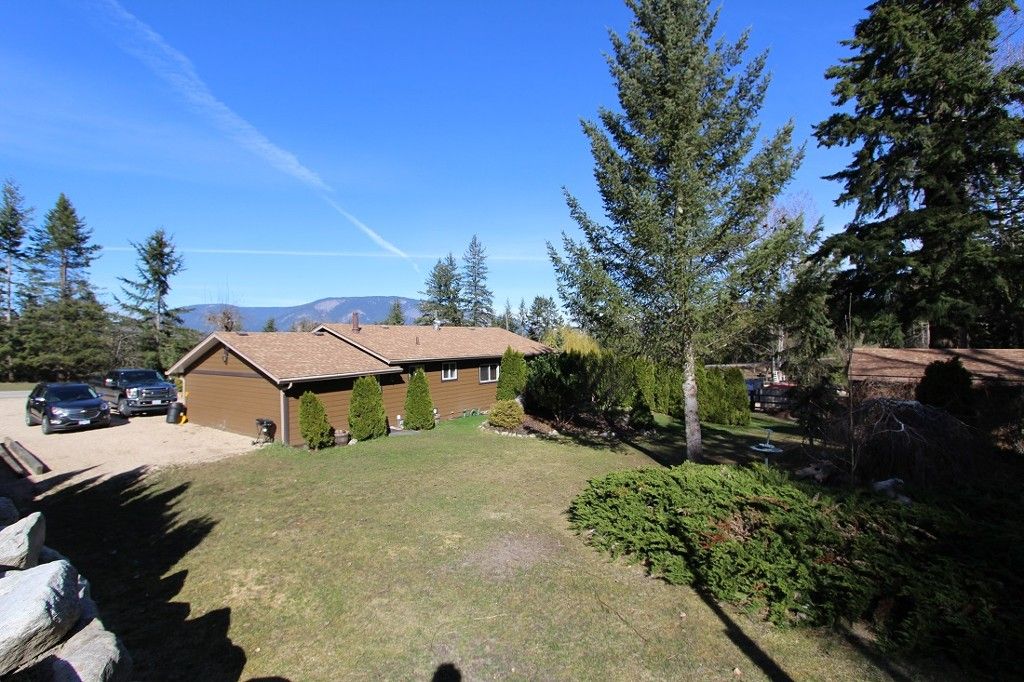 Main Photo: 5080 NW 40 Avenue in Salmon Arm: Gleneden House for sale (Shuswap)  : MLS®# 10114217