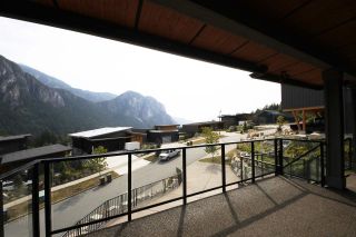 Photo 19: 38550 SKY PILOT Drive in Squamish: Plateau House for sale in "Crumpit Woods" : MLS®# R2372250