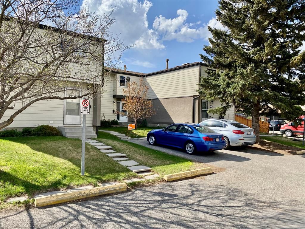 Main Photo: 82 1845 Lysander Crescent SE in Calgary: Ogden Row/Townhouse for sale : MLS®# A2046497