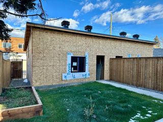 Photo 3: 2234 27 Avenue SW in Calgary: Richmond Semi Detached (Half Duplex) for sale : MLS®# A2093626