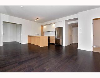 Photo 2: 304 2851 HEATHER Street in Vancouver: Fairview VW Condo for sale in "TAPESTRY" (Vancouver West)  : MLS®# V685329
