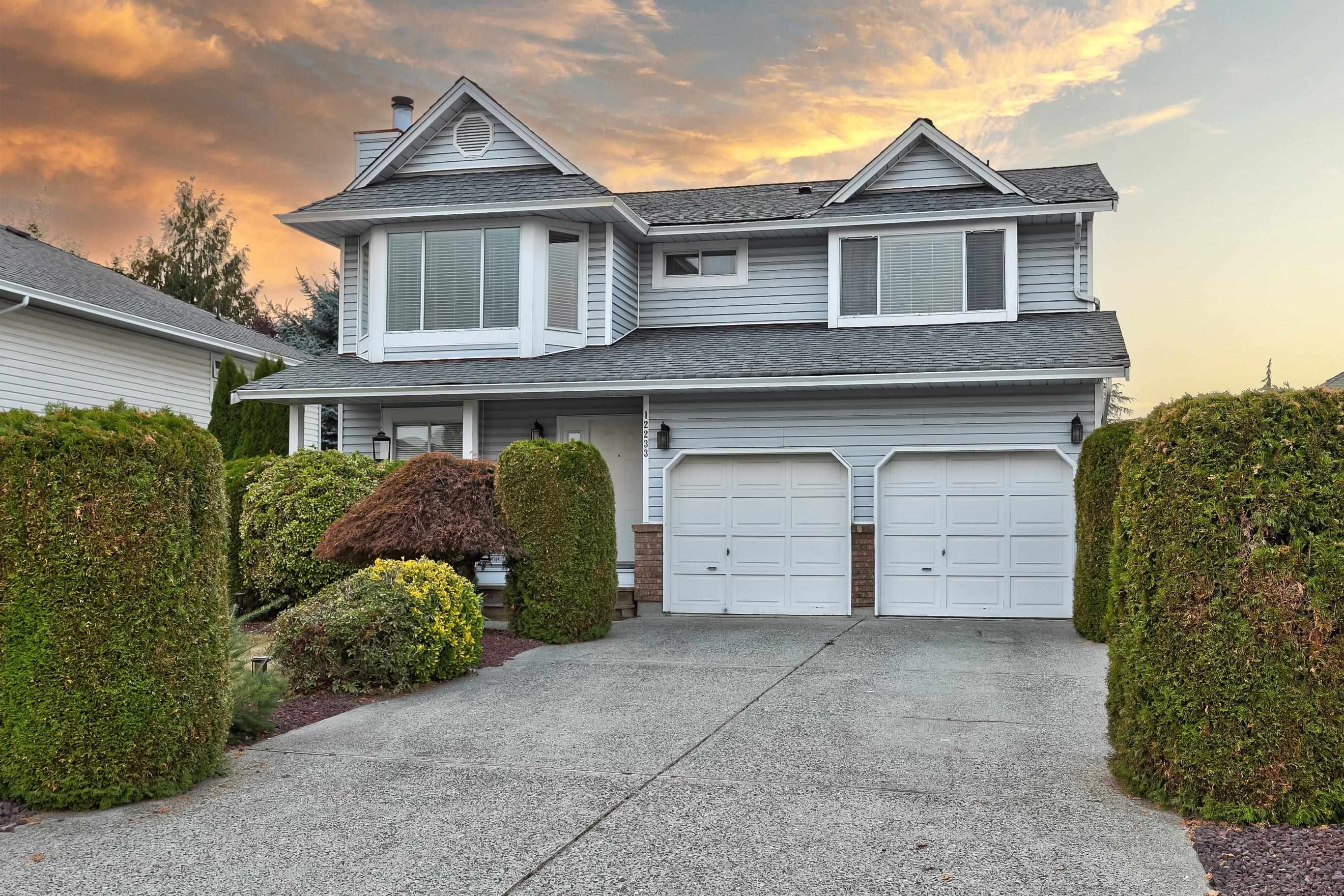 Main Photo: 12233 CYPRESS Court in Pitt Meadows: Mid Meadows House for sale in "Somerset" : MLS®# R2734794