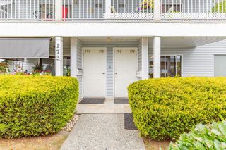 Photo 3: 174 32691 GARIBALDI Drive in Abbotsford: Abbotsford West Townhouse for sale in "Carriage Lane" : MLS®# R2709704
