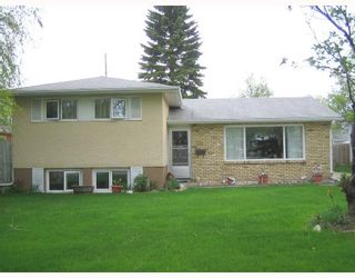 Photo 1: 68 GILIA Drive in WINNIPEG: West Kildonan / Garden City Residential for sale (North West Winnipeg)  : MLS®# 2809405