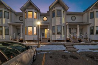 Photo 3: 39 Abbeydale Villas NE in Calgary: Abbeydale Row/Townhouse for sale : MLS®# A2124605