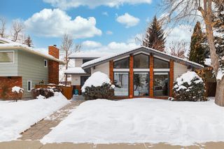 Main Photo: 27 Midland Crescent SE in Calgary: Midnapore Detached for sale : MLS®# A2032518