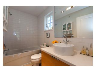Photo 7: 2124 W 8TH Avenue in Vancouver: Kitsilano Townhouse for sale in "HANSDOWNE ROW" (Vancouver West)  : MLS®# V828968