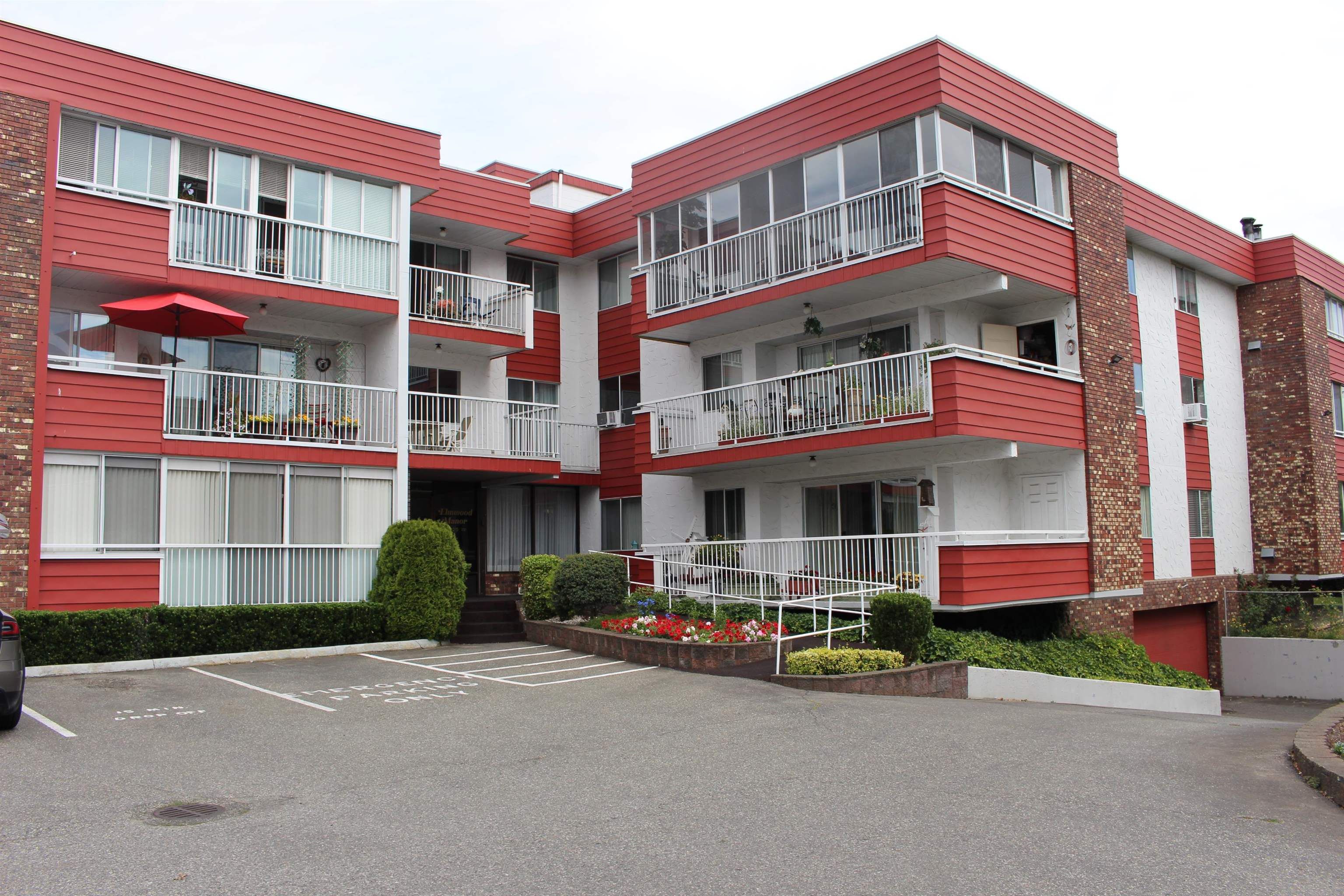 Main Photo: 204 32025 TIMS Avenue in Abbotsford: Abbotsford West Condo for sale in "Elmwood Manor" : MLS®# R2713646