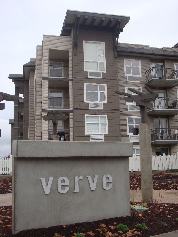 Main Photo: 106 563 Yates Road in Kelowna: Apartment Unit for sale (North Glenmore)  : MLS®# 9225489