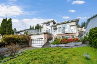 Photo 3: 470 RIVERVIEW Crescent in Coquitlam: Coquitlam East House for sale : MLS®# R2877778