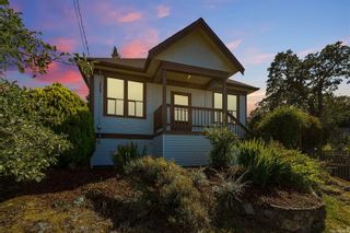Photo 3: 1439 Haultain St in Victoria: Vi Fernwood House for sale : MLS®# 937694