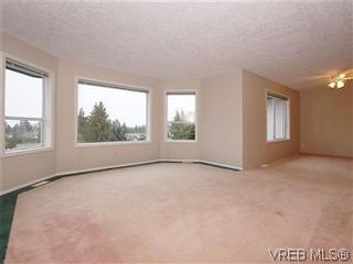 Photo 6: 3334 Haida Dr in VICTORIA: Co Triangle House for sale (Colwood)  : MLS®# 595040