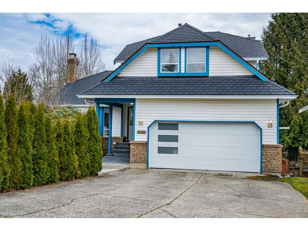 Main Photo: 6048 191A Street in Surrey: Cloverdale BC House for sale in "Latimer" (Cloverdale)  : MLS®# R2547585