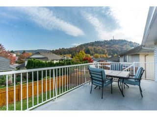 Photo 2: 3054 CASSIAR Avenue in Abbotsford: Abbotsford East House for sale : MLS®# R2318969
