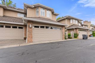 Photo 3: 7 6211 W BOUNDARY Drive in Surrey: Panorama Ridge Townhouse for sale in "Lakewood Heights" : MLS®# R2805300