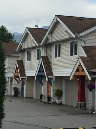 Photo 1: 46 1821 WILLOW CRESCENT in Squamish: Garibaldi Estates Townhouse for sale : MLS®# R2081102