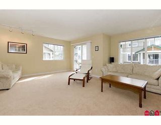 Photo 3: 126 12711 64TH Avenue in Surrey: West Newton Townhouse for sale in "PALETTE ON THE PARK" : MLS®# F2917846