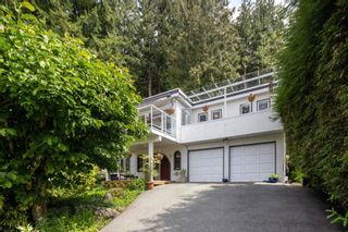 Photo 1: 195 ISLEVIEW Place: Lions Bay House for sale (West Vancouver)  : MLS®# R2818235