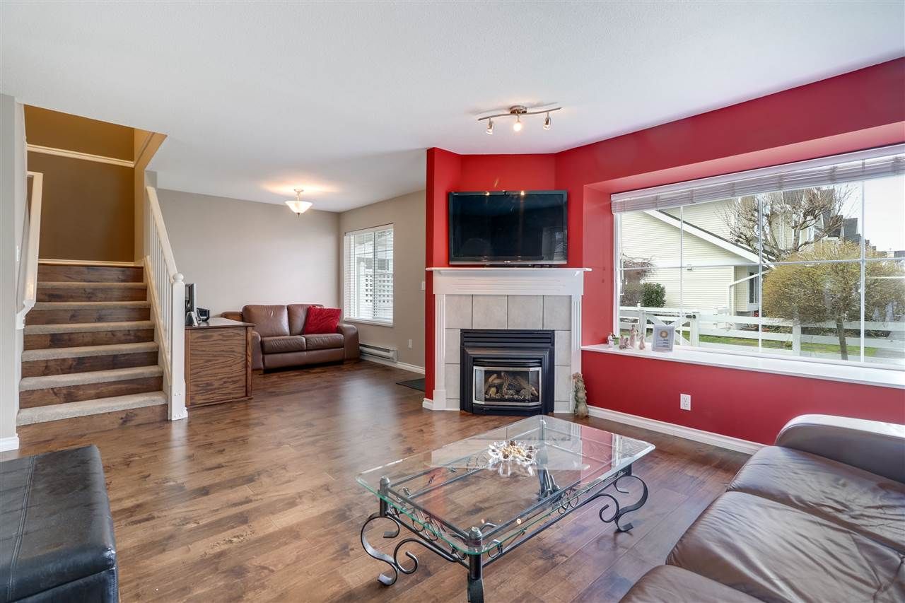 Photo 10: Photos: 16 23560 119 Avenue in Maple Ridge: Cottonwood MR Townhouse for sale in "Hollyhock" : MLS®# R2252954